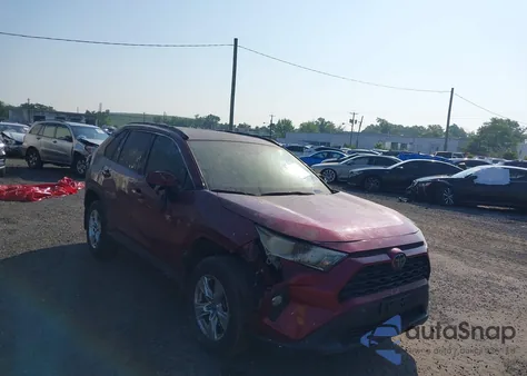 2019 Toyota Rav4 Xle из США, поврежденный, VIN JTMP1RFV4KD033890